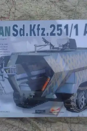 AFV Club AF35078 GERMAN Sd.Kfz.251/1 Ausf.C Laatste Kans